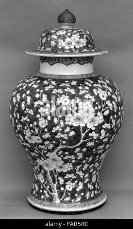 Überdachte Jar. Kultur: China. Abmessungen: H.16 cm. (42,5 cm). Museum: Metropolitan Museum of Art, New York, USA. Stockfoto