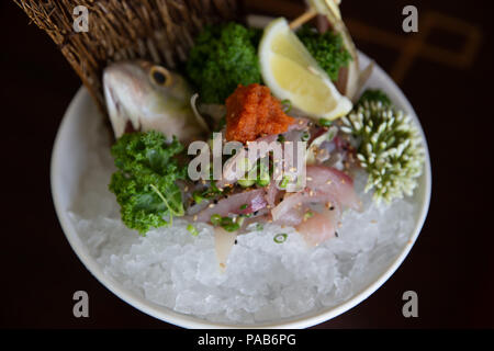 In der Nähe von Aji Makrele Sashimi oder Blau Läufer oder Pferd Makerel Sashimi Stockfoto