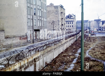 Stacheldraht an der Berliner Mauer, Deutschland in den 1960er Jahren Stockfoto