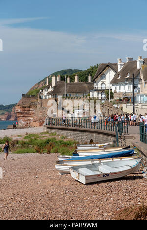 Sidmouth ein Badeort in der East Devon, England UK. Urlauber auf der Esplanade, Stockfoto
