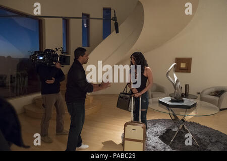 RELEASE DATUM: Titel: April 20, 2018 Studio: Global Road Entertainment REGISSEUR: Deon Taylor PLOT: ein Paar für ein romantisches Wochenende in den Bergen von einem Biker gang angesprochen. Allein in den Bergen, Brea und John muss sich gegen die Bande, die vor nichts zurückschrecken, um ihre Geheimnisse zu schützen. In den Hauptrollen: ROSELYN SANCHEZ und Deon Taylor auf. (Bild: © Global Road Unterhaltung/Entertainment Bilder) Stockfoto