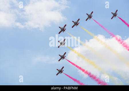 Spanische Luftwaffe Patrulla Aguila auf dem Bild 2018 Royal International Air Tattoo an RAF Fairford in Gloucestershire. Stockfoto