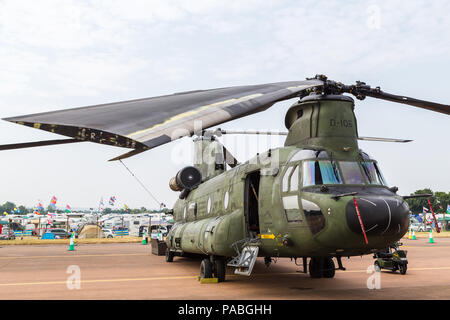 Royal Netherlands Air Force CH-47D "Chinook" auf dem Bild 2018 Royal International Air Tattoo an RAF Fairford in Gloucestershire. Stockfoto