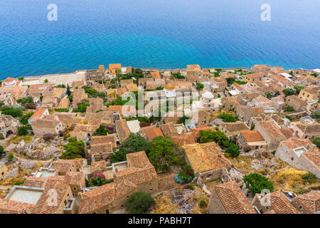 Luftaufnahme der Burg der Stadt von Monemvasia in Lakonien, Peloponnes, Griechenland Stockfoto