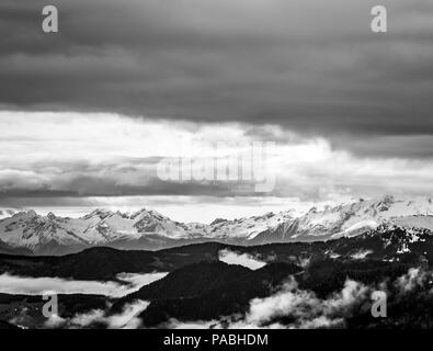 Wunderschöne Aussicht auf die Dolomiten rund um Corvara. Alta Badia ist der höchste Teil der Badia Tal im Trentino Alto Adie Region. Stockfoto