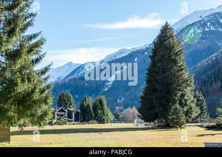 Wunderschöne Aussicht auf das Tal von Gressoney in der Nähe von Monte Rosa, Aostatal, Norditalien Stockfoto