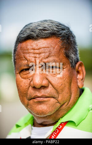 SAN JOSE, COSTA RICA - Jan 6, 2012: Unbekannter Costa Rica ernster Mann. 65,8% der Costaricanischen Menschen gehören zu den Weißen (sorry) ethnische gruppe Stockfoto