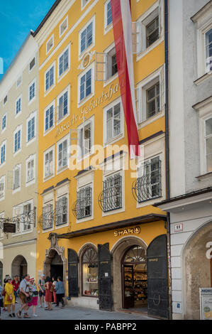 MOZART GEBURTSHAUS (1756-1773) Getreidegasse Salzburg Österreich Stockfoto