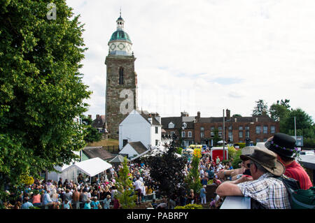 Upton von Severn. De 07.21.2018. Upton Blues Festival. Die Menschen genießen die Musik auf einen Sommer am Nachmittag. Stockfoto