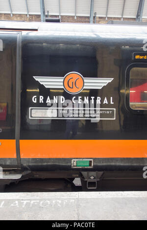 Der Arriva Grand Central Adelantes HST, die Yorkshire Künstler, Ashley Jackson, King's Cross Bahnhof. Stockfoto