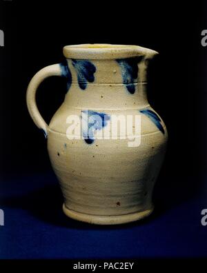 Krug. Kultur: American. Abmessungen: H. 8 3/4 in. (22,2 cm). Datum: 1800-1830. Museum: Metropolitan Museum of Art, New York, USA. Stockfoto