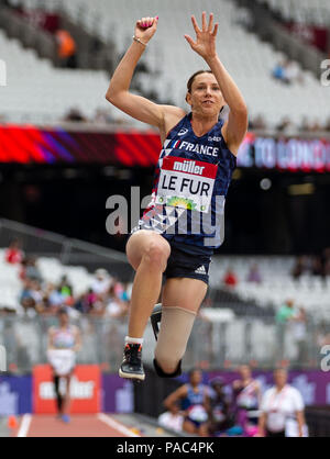 Frankreichs Marie-Amelie Le Fell in Aktion während der T 44/47/64 Weitsprung Frauen während des Tages eine der Muller Geburtstag Spiele an der Queen Elizabeth Stadium, London. Stockfoto