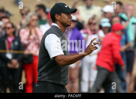 Die USA Tiger Woods auf dem 5. grün während Tag drei der Open Championship 2018 in Carnoustie Golf Links, Angus. Stockfoto