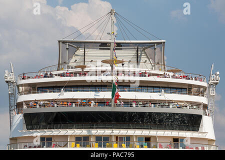 Kreuzfahrtschiff AIDA Sol, Rückansicht, Detail, Hamburg Stockfoto