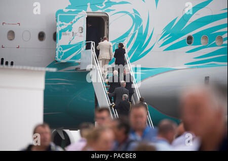 Farnborough, Großbritannien. 20. Juli, 2018. Bunte Airbus A380 von Hi auf der Luftfahrtschau in Farnborough Fliegen. Stockfoto