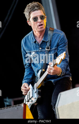 Noel Gallagher führt live auf der Bühne mit Noel Gallagher's Hoch fliegende Vögel an der Fahrgassen Festival in Sheffield, Großbritannien, 2018. Stockfoto