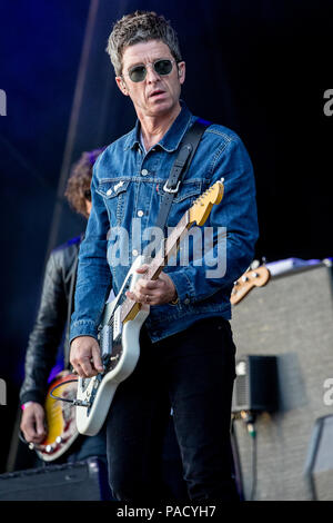 Noel Gallagher führt live auf der Bühne mit Noel Gallagher's Hoch fliegende Vögel an der Fahrgassen Festival in Sheffield, Großbritannien, 2018. Stockfoto