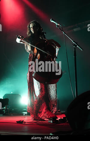 Cluj, Rumänien. 21. Juli 2018. Die isländische Band Mamma am Electric Castle Festival 2018, die in der Beschwerdebegründung Bontida Banffy Castle in der Nähe von Cluj, Siebenbürgen, Rumänien. Foto Datum: Freitag, 20. Juli 2018. Foto: Roger Garfield/Alamy Credit: Roger Garfield/Alamy leben Nachrichten Stockfoto