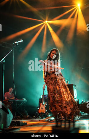 Cluj, Rumänien. 21. Juli 2018. Die isländische Band Mamma am Electric Castle Festival 2018, die in der Beschwerdebegründung Bontida Banffy Castle in der Nähe von Cluj, Siebenbürgen, Rumänien. Foto Datum: Freitag, 20. Juli 2018. Foto: Roger Garfield/Alamy Credit: Roger Garfield/Alamy leben Nachrichten Stockfoto