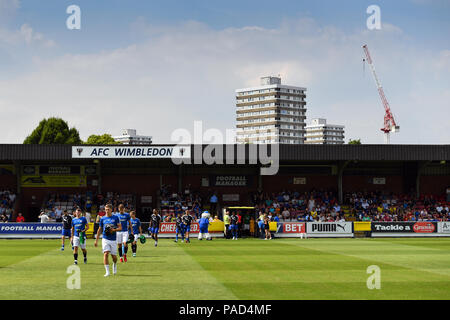 London, Großbritannien. 21. Juli, 2018: Eine allgemeine Ansicht vor dem Freundschaftsspiel vor Saisonbeginn AFC Wimbledon und Brighton & Hove Albion im Cherry Red Records Stadion, London, UK. Credit: Ashley Western/Alamy leben Nachrichten Stockfoto