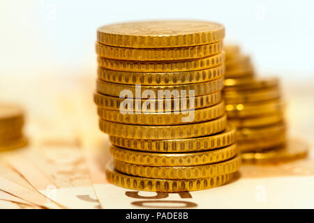 Nahaufnahme fotografiert Polnische Münzen aufeinander gestapelt Stockfoto