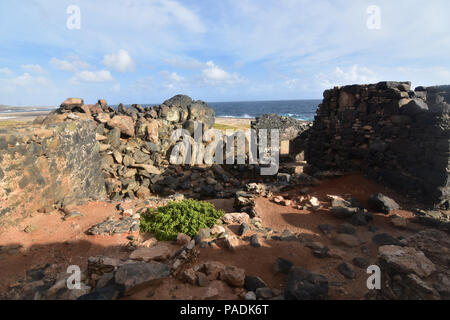 Großen Felsen in einem goldminen Ruinen Stockfoto