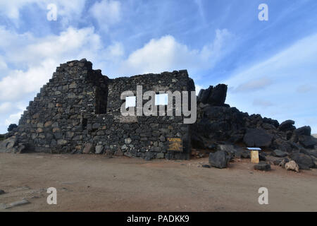 Faszinierende alte Goldmine Ruinen in Aruba. Stockfoto