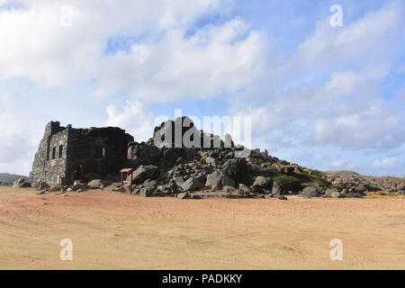 Atemberaubende bushiribana Gold Mill in felsigen Aruba Stockfoto