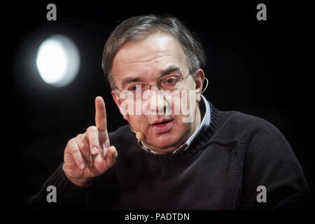 Mailand, Italien - 3 Feb 2013: Sergio Marchionne, Chief Executive Officer von FCA spricht während einer Pressekonferenz Stockfoto