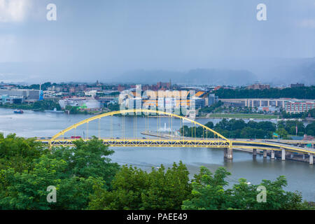 Fort Pitt Bridge, in Pittsburgh, Pennsylvania Stockfoto