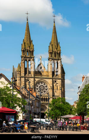 Platz von Allier (Place d'Allier.) und Kirche Sacré-coeur de Moulins Moulins, Allier Abteilung, Auvergne-Rh ône-Alpes, Frankreich Stockfoto