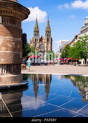 Platz von Allier (Place d'Allier.) und Kirche Sacré-coeur de Moulins Moulins, Allier Abteilung, Auvergne-Rh ône-Alpes, Frankreich Stockfoto