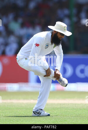 Sri Lanka. 22. Juli, 2018. Hashim Amla cricketer von Südafrika, Übung während der dritte Tag des zweiten Test Match zwischen Sri Lanka und Südafrika an der singhalesischen Sport Club (SSC) International Cricket Stadion in Colombo, Sri Lanka am 22. Juli 2018. Credit: Pradeep Dambarage/Pacific Press/Alamy leben Nachrichten Stockfoto