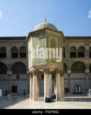 Damaskus, Syrien - Dez 1, 2008: die Kuppel des Fiskus. Omaijadenmoschee in Damaskus, Syrien Stockfoto