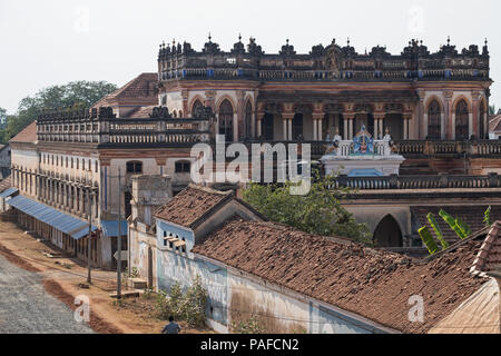 Street View in Chettinad Kanadukathan in der Region Tamil Nadu, Indien. Die Gegend ist bekannt für seine Herrenhäuser, viele von ihnen jetzt unbelegt Stockfoto