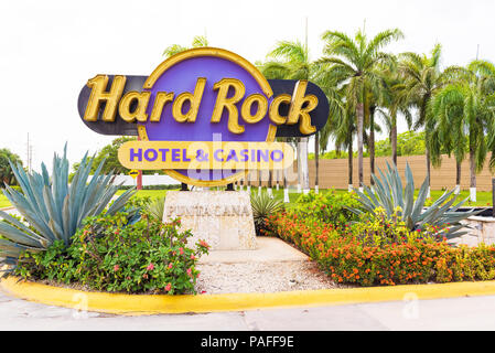 PUNTA CANA, Dominikanische Republik - 22. MAI 2017: Zeichen für das Hotel und das Casino "Hard Rock" Stockfoto