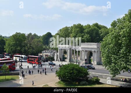 Die Ansicht um Wellington Arch, Hyde Park Corner und Apsley House, Westminster, London, Vereinigtes Königreich Stockfoto