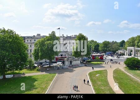 Die Ansicht um Wellington Arch, Hyde Park Corner und Apsley House, Westminster, London, Vereinigtes Königreich Stockfoto