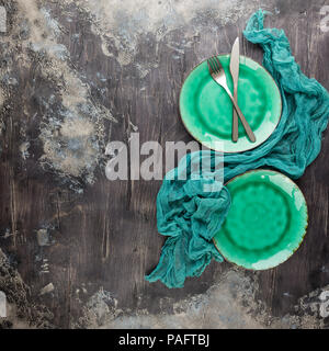 Essen Hintergrund. Leere Teller auf vintage Hintergrund. Ansicht von oben, flatlay, Copyspace Stockfoto