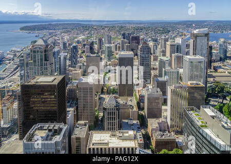 Seattle Skyline. Luftbild der Innenstadt von Seattle aus der Sky View Observatory Tower, WA, USA. Stockfoto