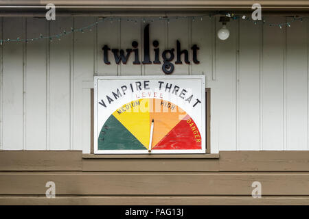 Vampire Bedrohung Schild zu den berühmten Twilight Saga von Stephenie Meyer, Mora, in der Nähe von Forks, Olympic Peninsula, WA, USA. Stockfoto