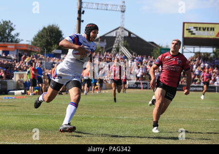 Wakefield Trinity Wildkatzen Ben Jones-Bishop geht zu zählen 2. Halbjahr versuchen Sie, während der Betfred Super League Spiel im Belle Vue Stadium, Wakefield. Stockfoto