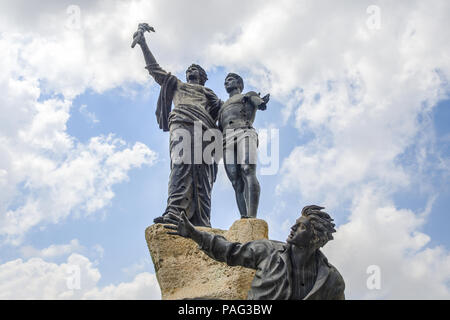 Denkmal zum Gedenken an die Märtyrer, die von den Osmanen hingerichtet wurden, durchlöchert von Einschusslöchern aus dem libanesischen Bürgerkrieg, Martyrerplatz, Beirut, Libanon Stockfoto
