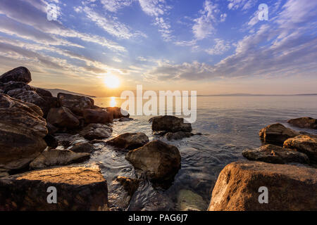 STRATONI an der Küste der Halbinsel Chalkidiki in Nordgriechenland Stockfoto