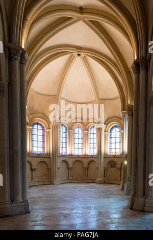 Blick in die Kapelle in der ehemaligen Kirche von St-Martin-des-Champs Priorat, die jetzt enthält das Musée des Arts et Métiers Stockfoto