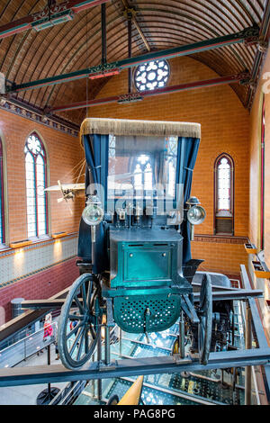 Panhard und Levassor Typ M2E Auto, im 1896 und im Musée des Arts et Métiers in Paris, Frankreich Stockfoto