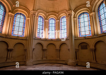 Blick in die Kapelle in der ehemaligen Kirche von St-Martin-des-Champs Priorat, die jetzt enthält das Musée des Arts et Métiers Stockfoto