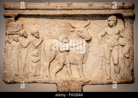 Votive Relief, Herakles mit seinem Diener, Beschriftung Panis Aigirios zu Herakles, 4. vorchristlichen Jahrhundert. Stockfoto