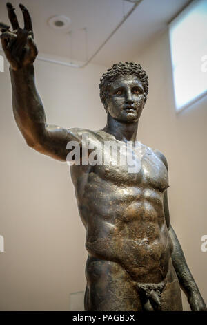 Bronze Jugend, Antikythera Schiffbruch, wahrscheinlich der Gott Paris, Bildhauer Euphranor, 330-340 BC. Stockfoto