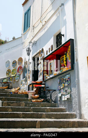 RAVELLO, ITALIEN - Juni 03, 2012: Keramik shop in Ravello, Amalfi, Salerno - Italien, Stockfoto